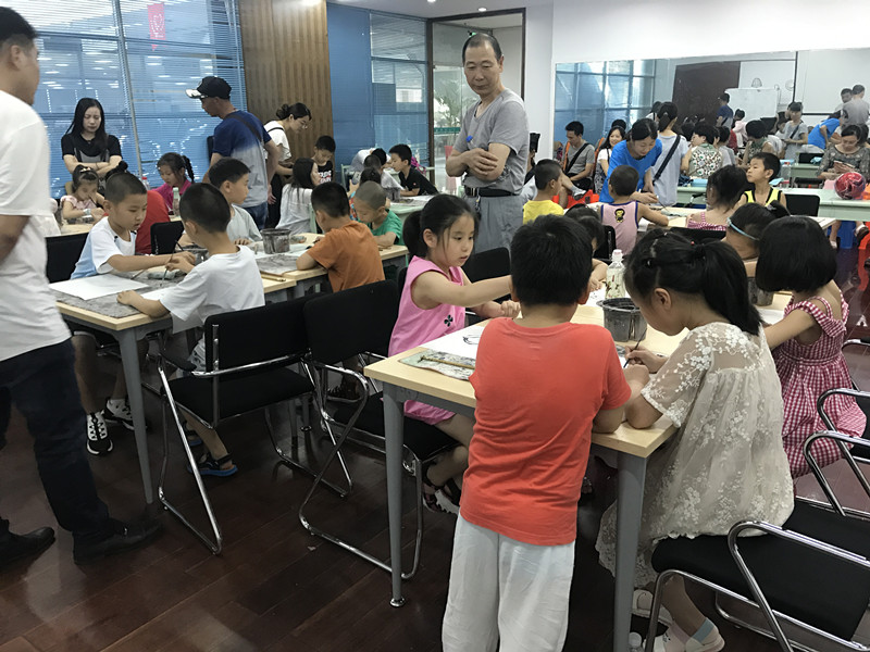 1531788691853576.jpg 2018.7.15小书小创客活动(2)_副本.jpg